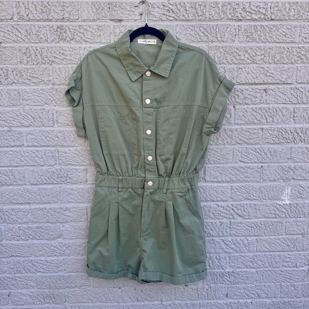 Molly Green Sage Utility Romper Shortsleeve Button Front Women’s L